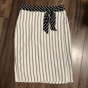 Brand new Ann Taylor pencil skirt with tie